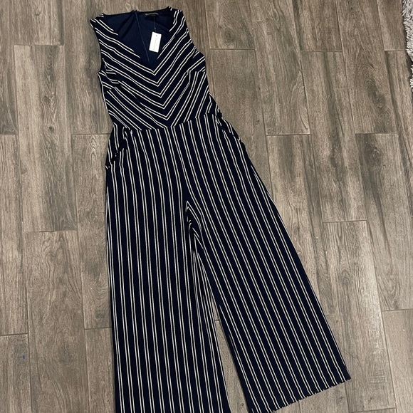 NWT Banana Republic Moss Crepe Navy and White Striped Jumpsuit - Picture 2 of 5